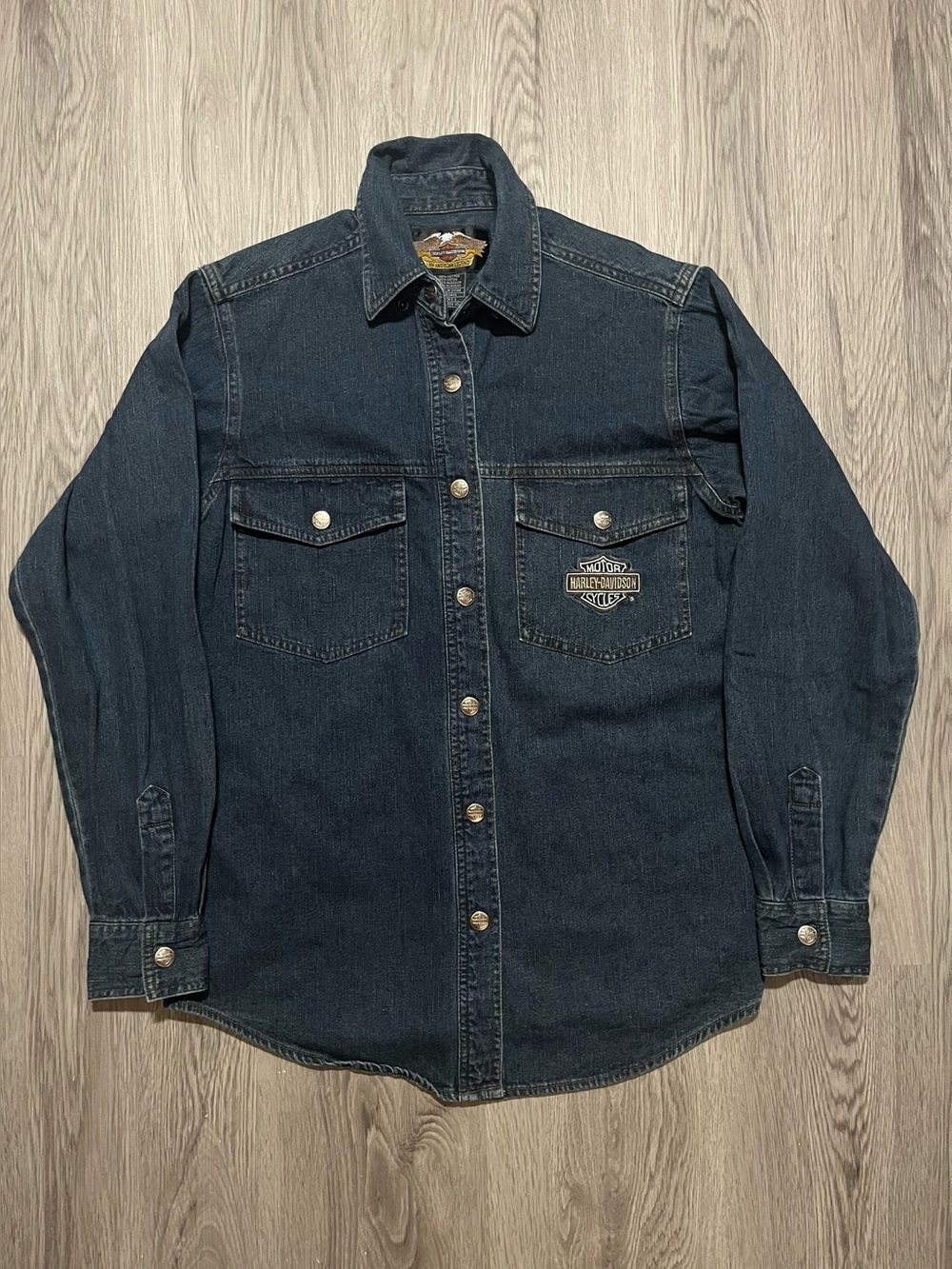 Harley Davidson women’s long sleeve denim snap button shirt small blue jean